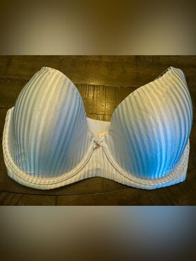 Victoria’s Secret Body by Victoria Light Blue 32G Demi Bra